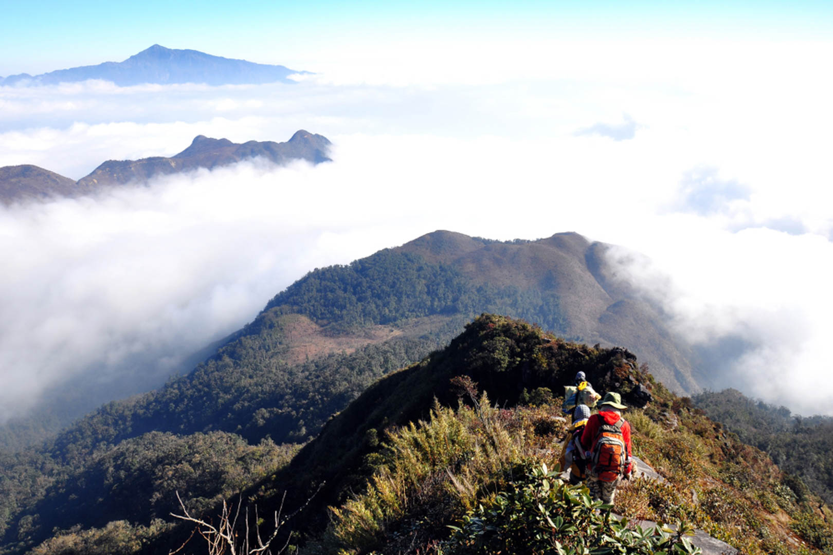 Trekking Bạch Mộc Lương Tử (Kỳ Quan San) có gì?
