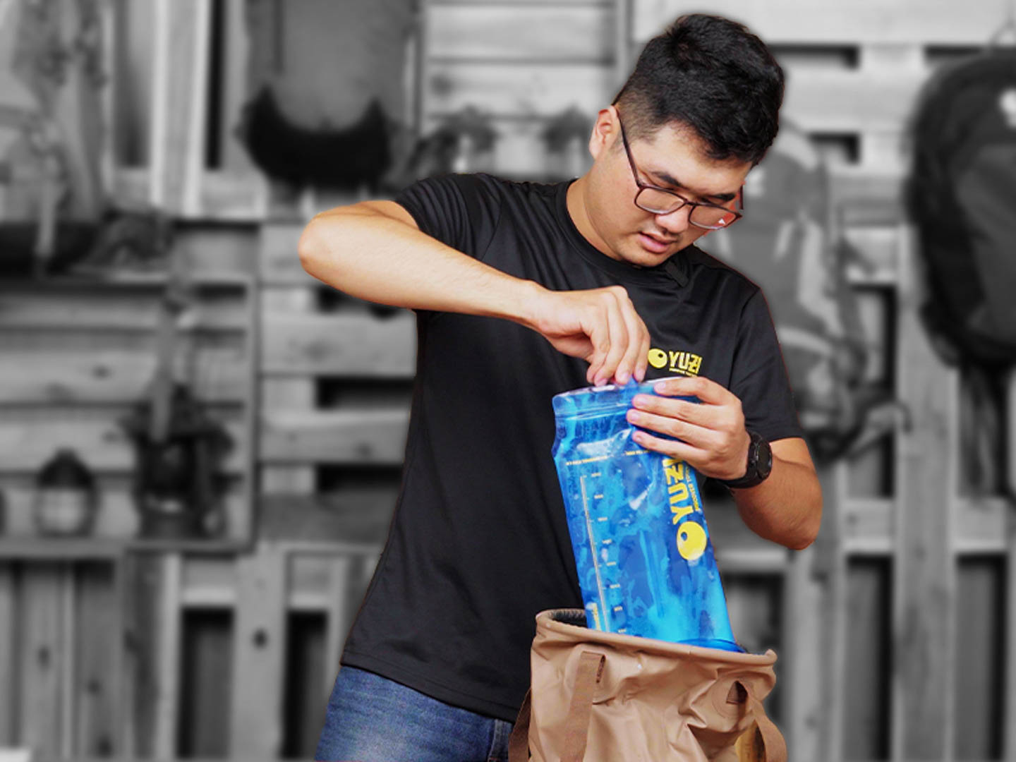 Hướng dẫn vệ sinh túi nước leo núi